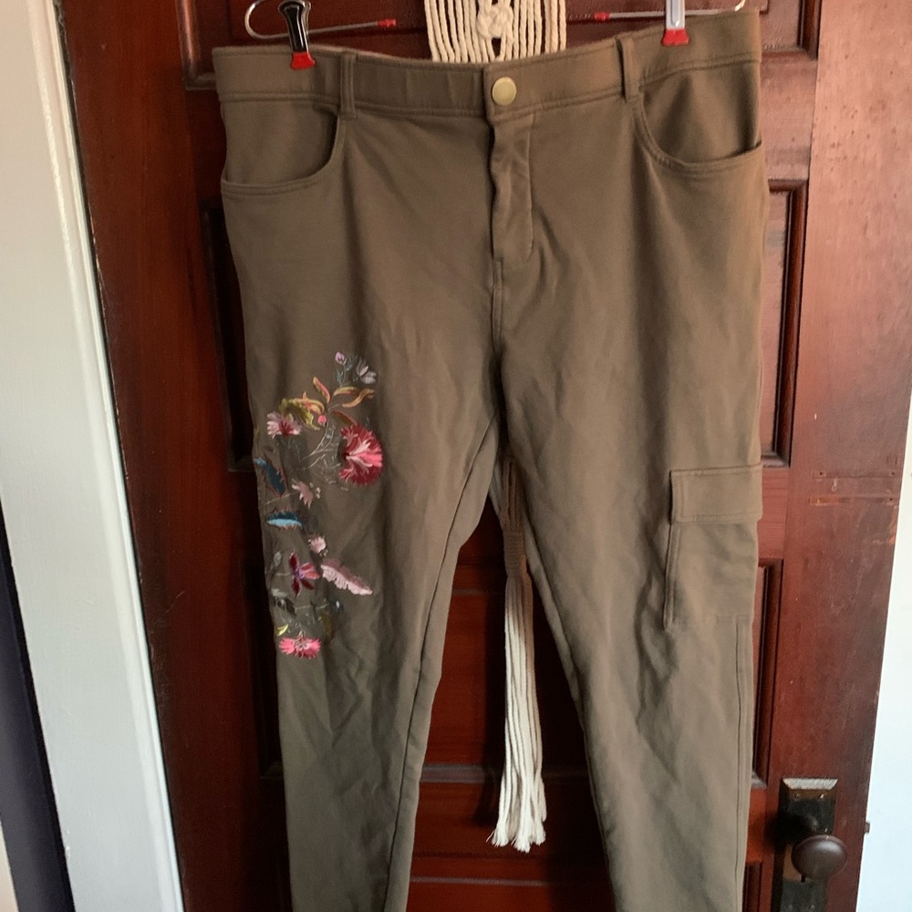 Matilda Jane embroidered cargo leggings